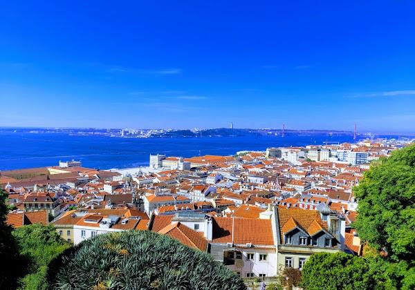 Лиссабон: сколько стоит переезд и жизнь в Португалии